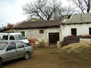 épületek