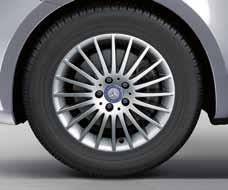 keréktárcsák, 225/55 R17-es abroncsokkal (extra, a Külső Sport-csomag része) RL3 48,3 cm-es (19") 5