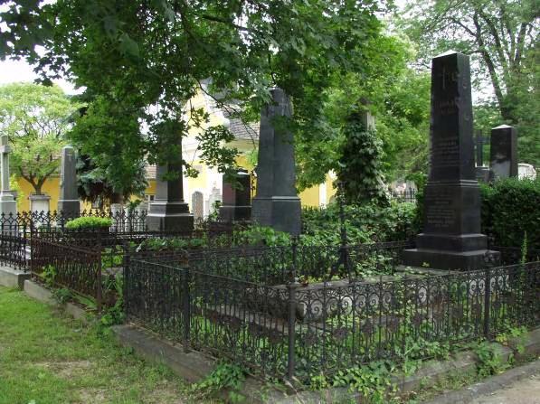 ESZTERGOM, BELVÁROSI TEMETŐ A