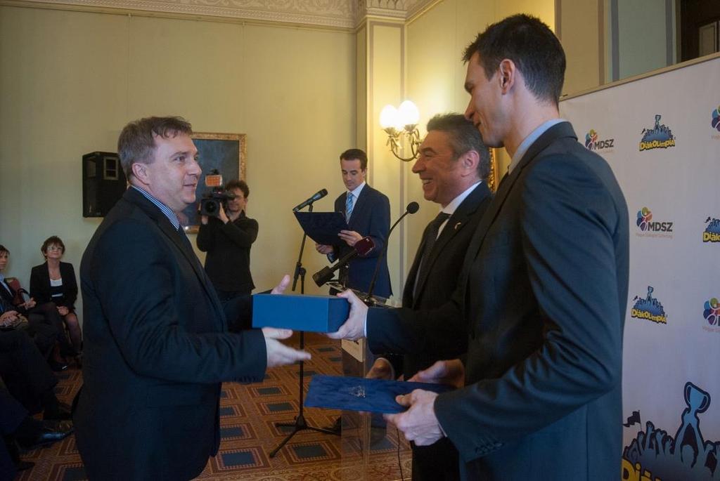 Az idei évben is A Tanév Legeredményesebb Diákolimpia testnevelője díj is átadásra került.