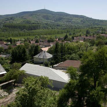 5.5.10 KORTÁRS PÉLDÁK Eger és környéke különösképp bővelkedik szőlőültetvényekben, finom borokban, ahol egy pohár bor