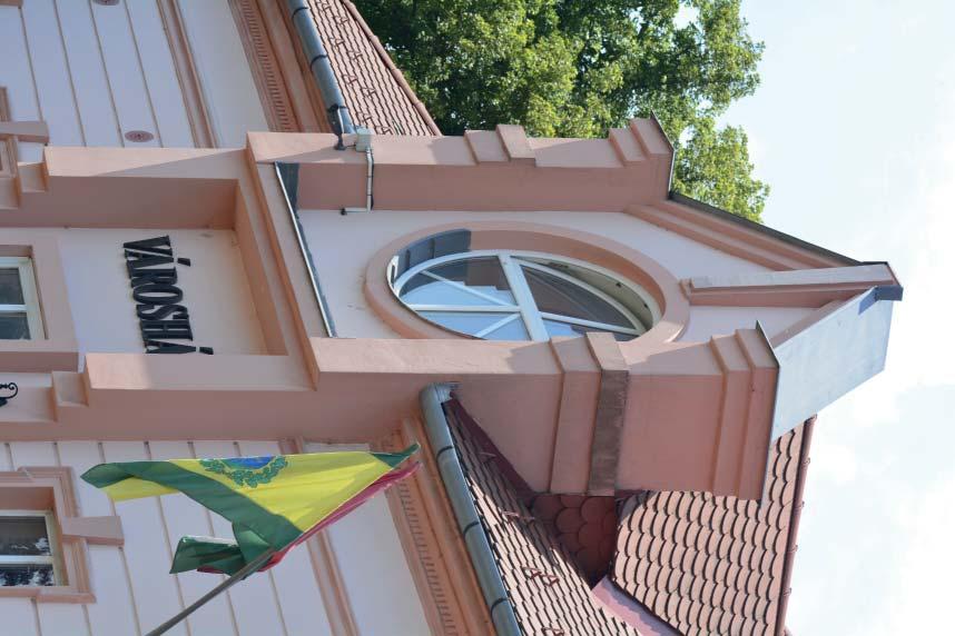 Polgátmesteri hivatal épülete A Fő utca 40. szám alatt álló századforduló során épült L alaprajzú földszintes saroképület, hangsúlyos sarokkialakítással.