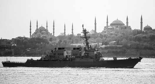 24 Haderőszervezés, -fejlesztés HSz 2016/1. Az amerikai Donald Cook romboló a Boszporusznál 2014 áprilisában Forrás: http://www. washingtontimes.