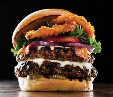 CHEESY BACON CHEESEBURGER 3390,- Fenséges hamburger kétféle sajttal - olvasztott sajt és aranybarna, rántott mozzarella, pirított zsemlében ropogós baconnel.