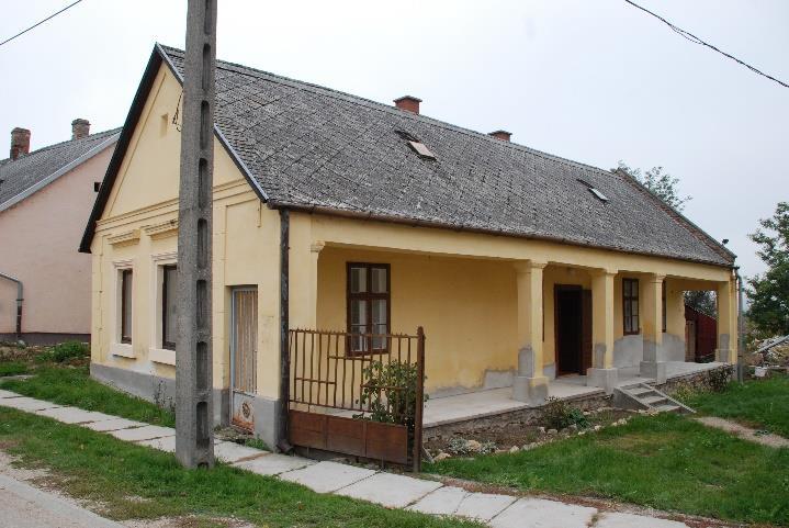 kategóriába eső telkek is. Zártkertekben az 1500 m 2 alatti telekméret a meghatározó, külterületen pedig a 10.000-100.