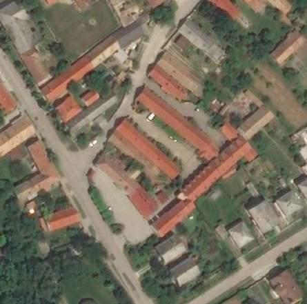 műemléki védelem 10263 3726 1351 Leírás Fésűs beépítésben álló,
