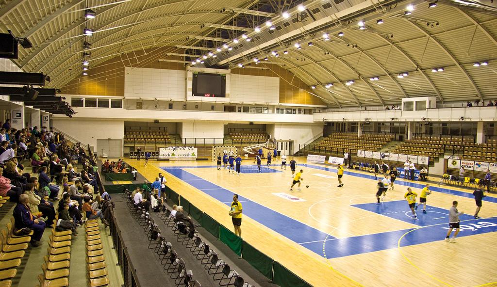 EYOF Győr 2017 Szurkolói füzet Spectator s Guide RÖPLABDA Versenyhelyszín: Egyetemi Csarnok Edzéshelyszínek: Egyetemi Csarnok, Audi Iskola Versenynapok: 2017 július 24 26. és 28 29.