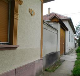 kiegészítője a homlokzat egyéb díszeinek. 12.4.