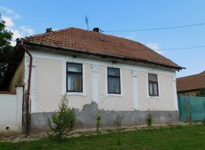 Az oszlopok általában az épület sarkain is megjelennek.