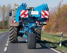 Biztonságosan vontatható a traktor mögött (ugyanúgy, mint egy egytengelyű pótkocsi).