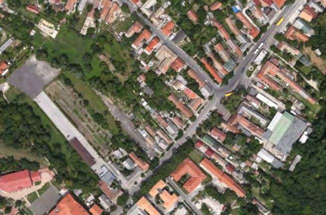 ékelődve helyezkednek el. Jelentős intézményi sűrűsödés a Városközpontban alakult ki.