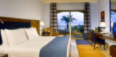 Szobák: Az orientális stílusú hotel összesen 345 elegánsan berendezett szobájának mindegyike légkondicionált, televízióval, ingyenes