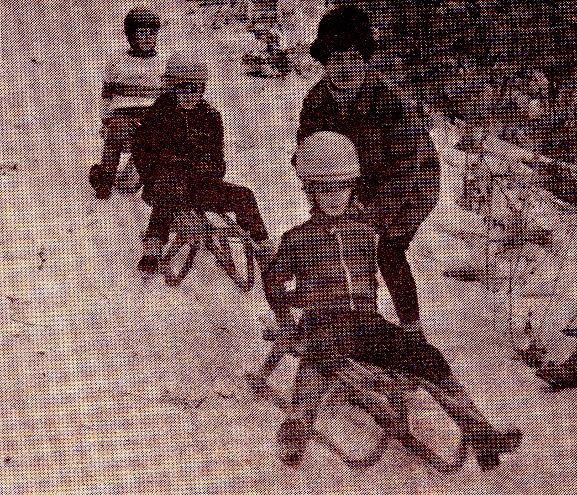 Weiszmaier Csaba 8.d. Auer Hilda Benczik József Francsics Judit Hapek Erika Horváth János Hujber Éva Hujber Zoltán Kugler Károly osztályfőnök: Dr.