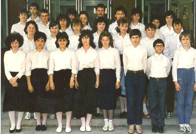 1987-1988 Reguly iskola végzős diákjai 8.a. Ács Ferenc Bakos István Bittmann Péter Dobo