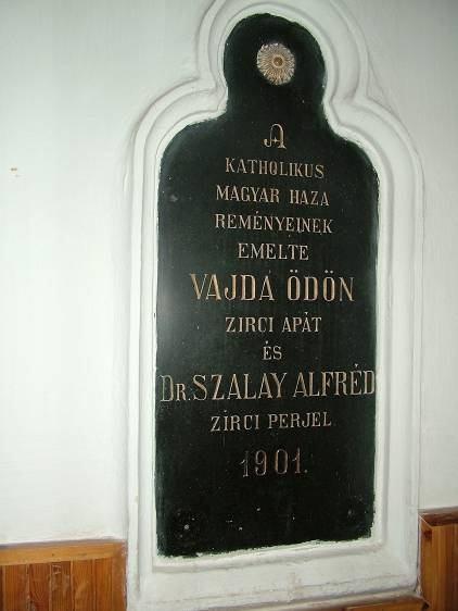 április 22-én a Zirci Római Katolikus Kisdedóvoda és Leányiskola építésének alapkövét Dr. Szalay Alfréd perjel helyezte el és áldotta meg. 1902.