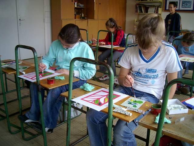 Hatosztályos gimnáziumban folytatta tanulmányait: Bácsi Attila Cziráki Zsuzsanna Csillag Zsuzsanna Holl Zsuzsanna Kersch Katalin Kukoda Bernadett Kurtus János Lamszider János Máhr Alexandra Maradics