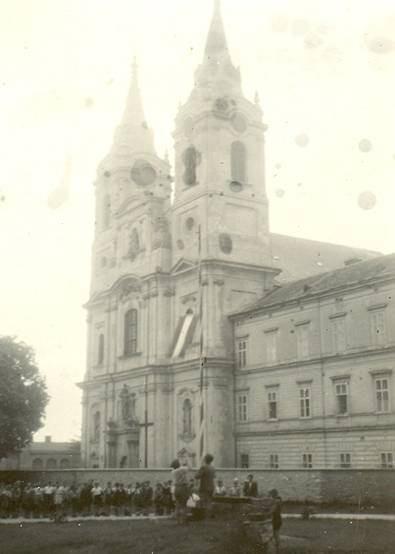 Az 1946-ban megalakult úttörőszervezet és az iskola belső élete teljesen összefonódott.