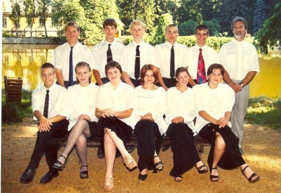 2002 2003 Reguly iskola végzős diákjai 8.a. osztályfőnök: Lajkó Tiborné Bokor Nóra Boros Dániel Fekete Krisztina Hafner Bertalan Horváth Dávid Horváth Gergely Kajtár Marietta 8.b. Döme Kitti Együd Fanny Gasparics Anett Gulyás Ágnes Harth Andrea 8.