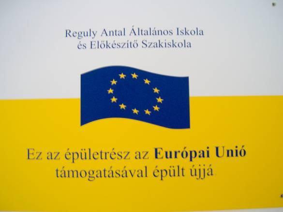 2005. évben, Phare pályázati támogatásból az iskola megkezdte az épület belső korszerűsítését, amelyben egy, a kornak megfelelő multimédiás központot