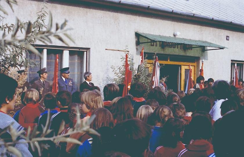 Fent: Osváth Sámuel