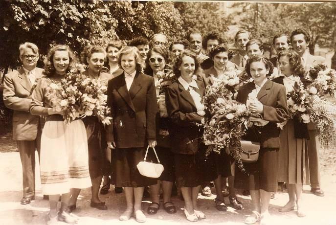 Amberg Lajos Ambrus Éva Bittmann Margit Bittmann Mária Csányi Tibor Esső László Gerlei Csaba Gurabi Gabriella Hadnagy Ilona Holl Antal Holl Katalin osztályfőnök:bucsy Balázs Horák Márton Kirsch