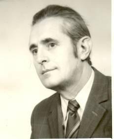 1970-1971 1. számú Reguly iskola végzős diákjai 8.a. osztályfőnök: Takács Istvánné Barcsai Vilmos Fehérvizi Magdolna Findeisz Róbert Fülöp László Hermann Ferenc Holl Anna Holl Marianna Hutter Angela Jakab Zoltán 8.