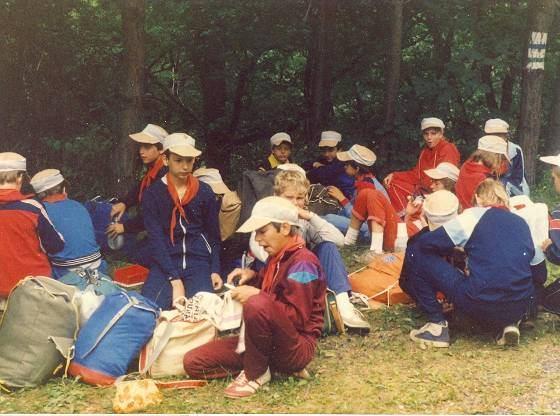 Az Úttörő nagykórus szereplése a Magyar Rádióban Farkas Józsefné Vándortábor A nagykórust vezényli: Bozzai József 1974.