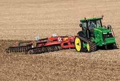 A John Deere gumihevederes traktorainak alapos továbbfejlesztésével megőrizték a legnagyobb motorteljesítmény szinteket és a hatékonyságot.