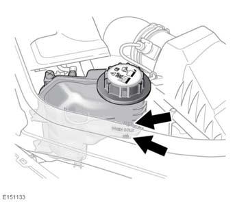 Folyadékszint-ellenőrzések Amennyiben az Engine Oil Level Not Available (Motorolajszint nem elérhető) üzenet olvasható, a rendszer stabilizálja az olajszintet.