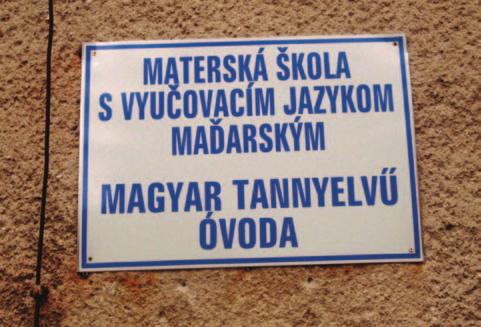 A magyar iskolákban az iskolai dokumentációt milyen nyelven kell vezetni? A pedagógiai dokumentációt két nyelven kell vezetni: szlovákul és magyarul.