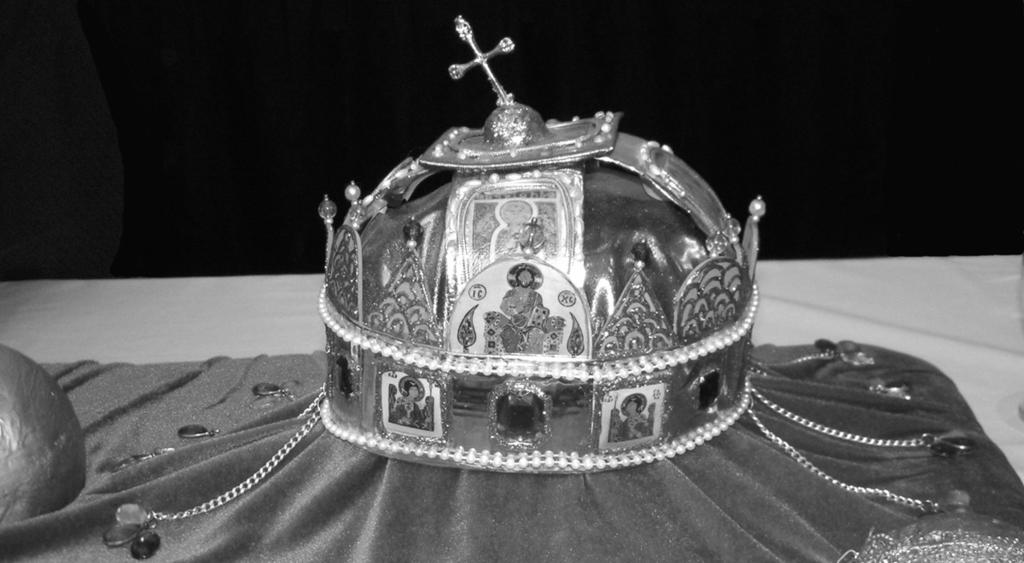 Ágotha Tivadar (Belgium): A MAGYAR SZENT KORONA JOGI ALAPJA A KÁRPÁT-MEDENCE NÉPEI SZÁMÁRA A magyar Szent Korona Legjobban elterjedt felfogás, hogy Szent István az akkori pápától, II.