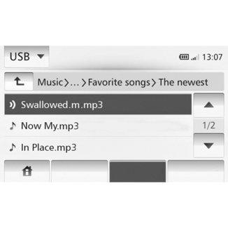 PRÍDAVNÉ ZDROJE AUDIO (3/3) Pripojenie: Bluetooth Pozrite v kapitole Pripojiť/odpojiť prístroje Bluetooth. Keď je zariadenie Bluetooth pripojené, zobrazí sa menu BT na rozbaľovacom menu 1.