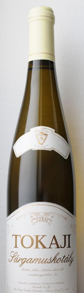Perfect impression between the sugar and acid content and hints of dried fruits and honey. Bright goldfarbene Wein mit intensivem Zitrusduft und Honigduft.