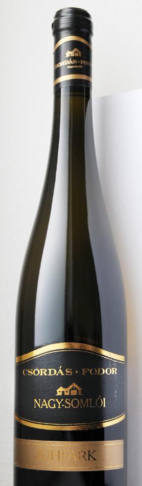 ........... Ft/dl CSORDÁS-FODOR Juhfark SOMLÓ száraz 2013 Mély sárgába hajló színű, komplex illatú, gazdag aromájú bor. Savai finomak, kissé még élesek.