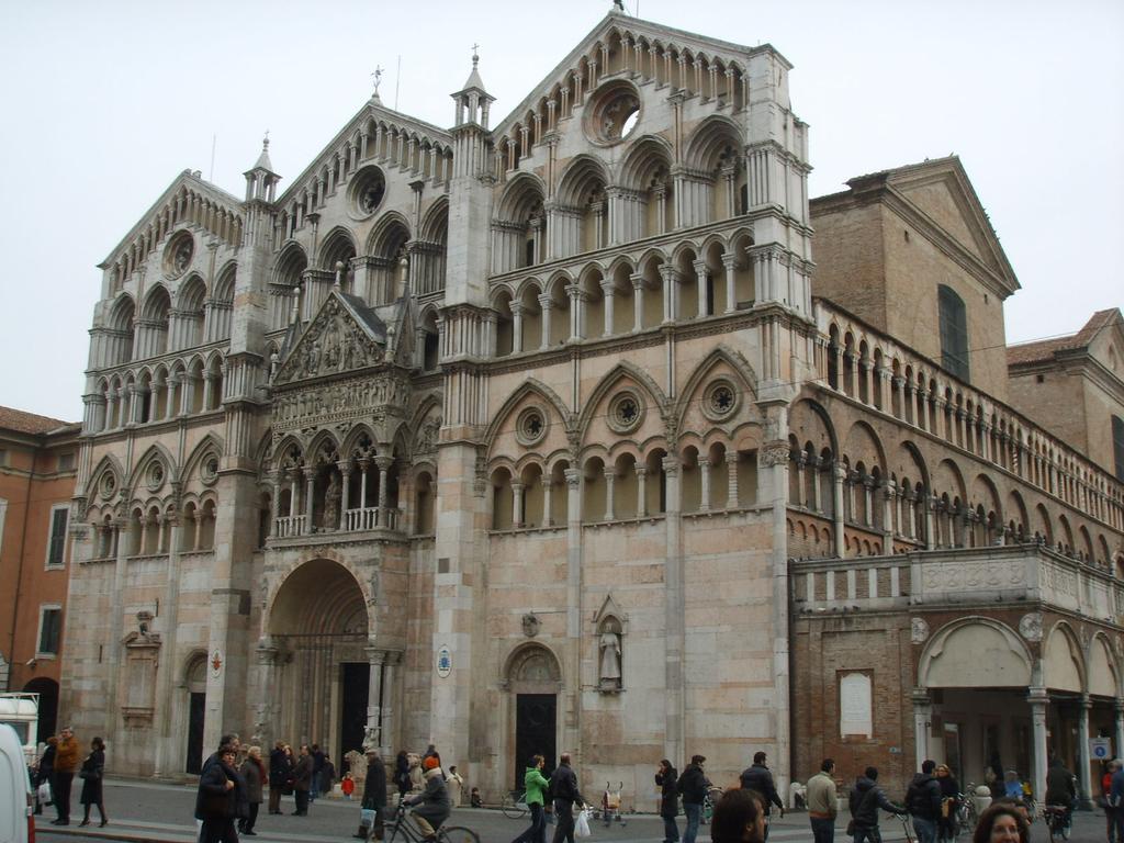ovvero delle sfarzose stanze contenenti importanti opere appartenute a Dosso Dossi, Tiziano e Antonio Lombardo.