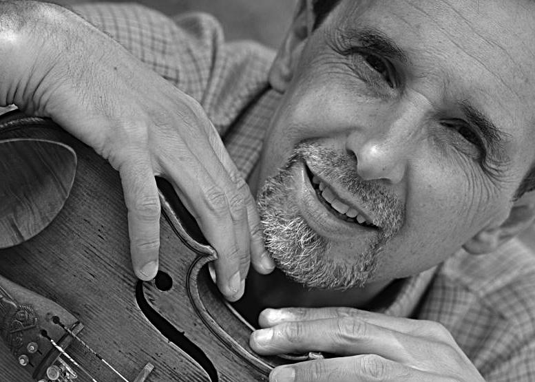Háromszor nyerte el a Golden Guitar -t: 2007-ben a Legjobb Felvételért, 2009-ben az Év Legígéretesebb Művészeként és 2013-ban ismét a Legjobb Felvételért.