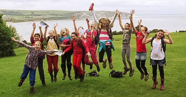 6. nap A Studland-öböl felfedezése, Old Harry Rocks, délután a medencében Délelőtt újabb alkalmunk lesz angol szókincsünket fejleszteni és az angol nyelvet egy anyanyelvi oktatóval gyakorolni.