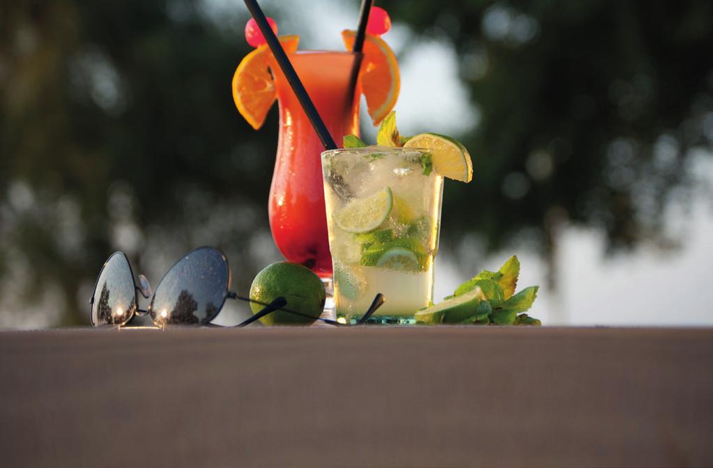 410.- Vodka, grenadine, passion fruit szirup, barack-, körte-, alma-, narancslé Vodka, grenadine, passion fruit syrup, peach-, pear-, apple-, orange juice After Eight 1.410.- Vodka, menta szirup, csoki szirup Vodka, mint & chocolate syrup Mojito 1.