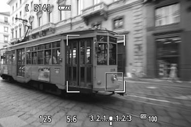 A fókuszálási mód módosítása FlexiZone - Multi: o Összesen 31 (automatikusan választott), nagy területet lefed AF-pont segítségével fókuszálhat.