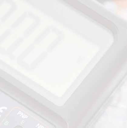 Elektromechanikus kijelzős mérőműszer LCD kijelzős mérőműszer Kijelző (digitek száma) Tápellátás n Áttétel 75mV Sönt Elem típusa, adó Elem típusa, vevő Sínszélesség