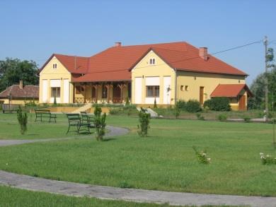 Tápió Közalapítvány hozta létre 2006-ban a Középmagyarországi Regionális Fejlesztési Tanács 50 millió Ft-os támogatásával,