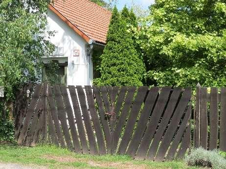 17 Helyrajzi szám 715/2 Az utcára merőleges