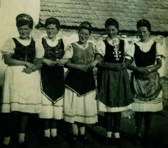 2. SZÁR BEMUTATÁSA Hagyományőrzés A község életében rendkívül fontos a sváb hagyományok őrzése, ezáltal a sváb identitás megerősítése a