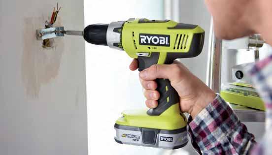 bittartó, hogy a csavarok és a tartozékok mindig kéznél legyenek Ergonomikus GripZone+ finoman barázdált fogantyú Max. nyomaték (Nm) 55 Tokmány mérete (mm) 13 Max. fúrási átmérő fában (mm) 38 Max.