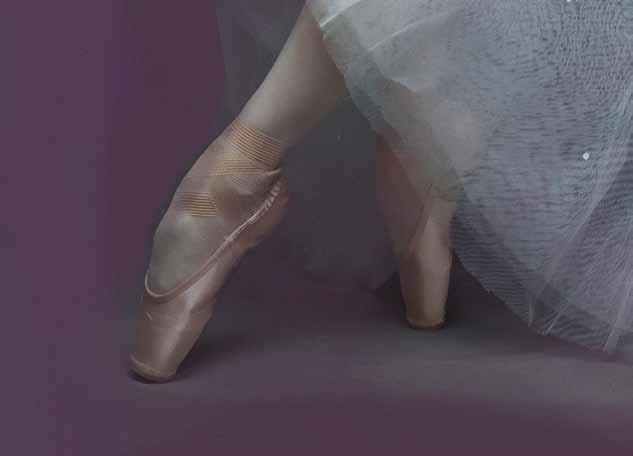 Harald Lander / Carl Czerny / Knudåge Riisager Etűdök Études (948, Koppenhága) 8 Balerina Kozmér Alexandra, Sarkissova Karina, Balaban Cristina Szóló fiú Oláh Zoltán, Timofeev Dmitry, Balázsi Gergő