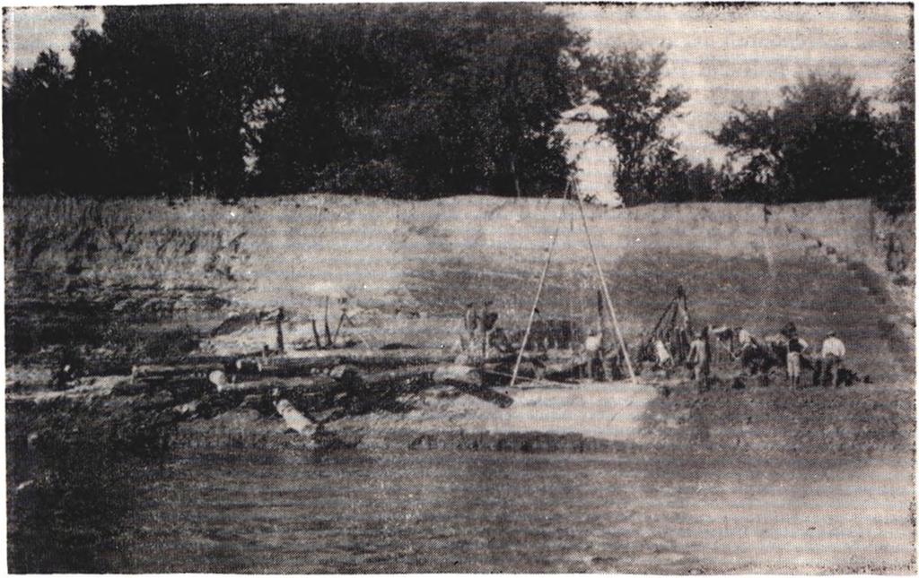 le nem vezették vissza a Tisza medrébe.