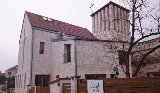 BUDATÉTÉNY- ALSÓ SZÁMOS ÉRTÉKES VIL- LAÉPÜLET TALÁLHATÓ A TERÜLETEN JELLEMZŐ HÁZTÍPUS- SZABADONÁLLÓ, ELŐKERTES CSALÁDIHÁZ VÁROSSZERKEZETI JELLEMZŐK Budatétény szerkezete hasonlít Budafokéhoz.