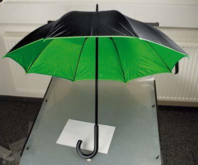 597 ø 05 x 87 cm S 0 x 5 cm P 5/50 Fémvázas luxus esernyő dupla polyester erősítéssel, kívül fekete és belül