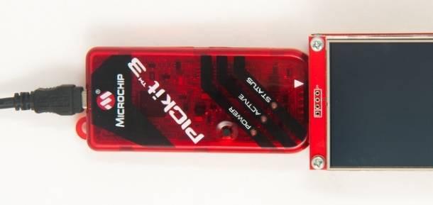 érintőképernyős LCD kijelzőt kell használni A kevés alkatrészből álló Micromite LCD Backpack modul akár fél óra alatt összerakható.. A Micromite LCD Backpack leírása megtalálható: http://geoffg.