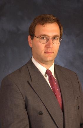 IMRE SÁNDOR villamosmérnök - Jellemezze magát egy a Nature vagy Science folyóiratokban közölt cikkcím terjedelmében Párhuzamos élet a mobil és a kvantum alapú számítás bűvöletében.